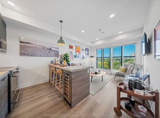 484 Spadina Ave #414, Toronto, ON M5S 0E4