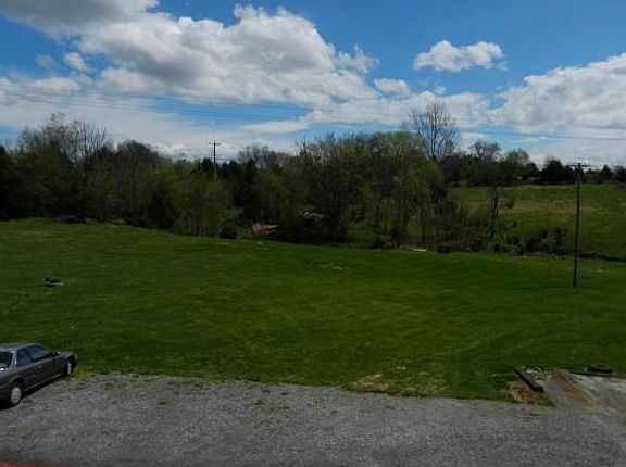 3rd image of 601 Hallbrook Dr #31