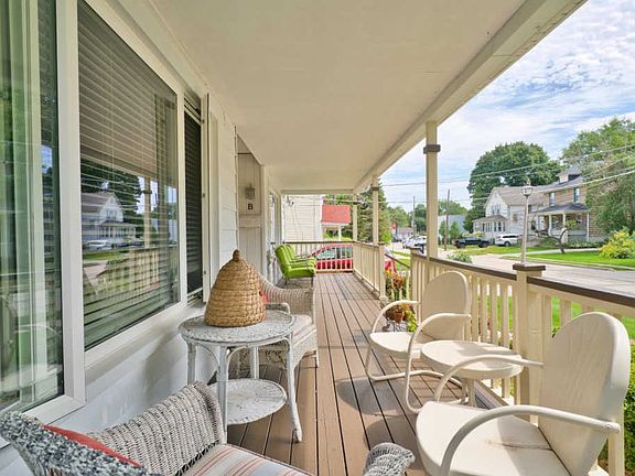 5th image of 136 Sunnyside Pl