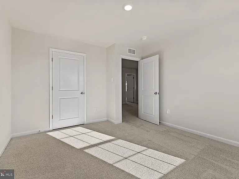 574 Atkinson St — Photo 16