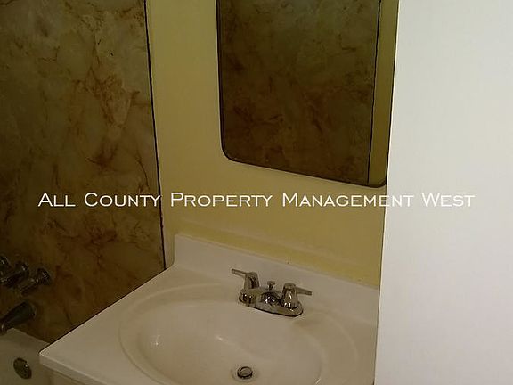 4th image of 112 N Walnuthaven Dr APT G