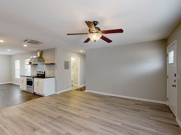 4th image of 619 Sumner Dr