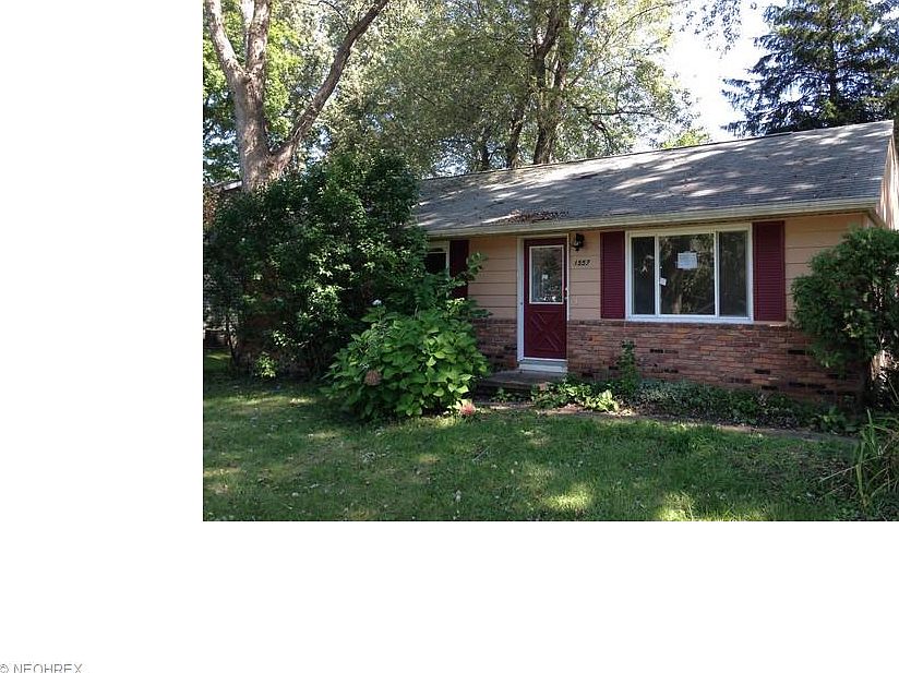 1st image of 1557 Park Ave