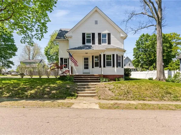 77 Washington St, Warwick, RI 02888