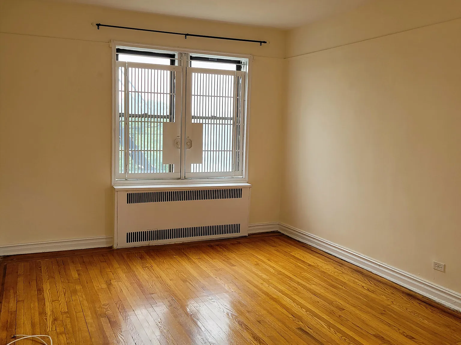 135 Hawthorne Street — Photo 4