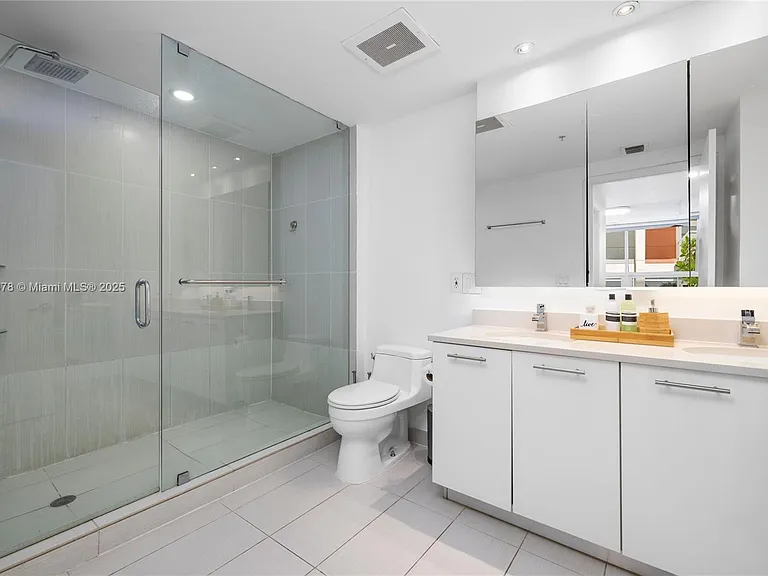 3250 NE 1st Ave #515 — Photo 8