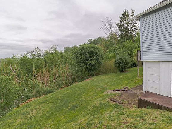5th image of 1400 Waynesburg Pike Rd