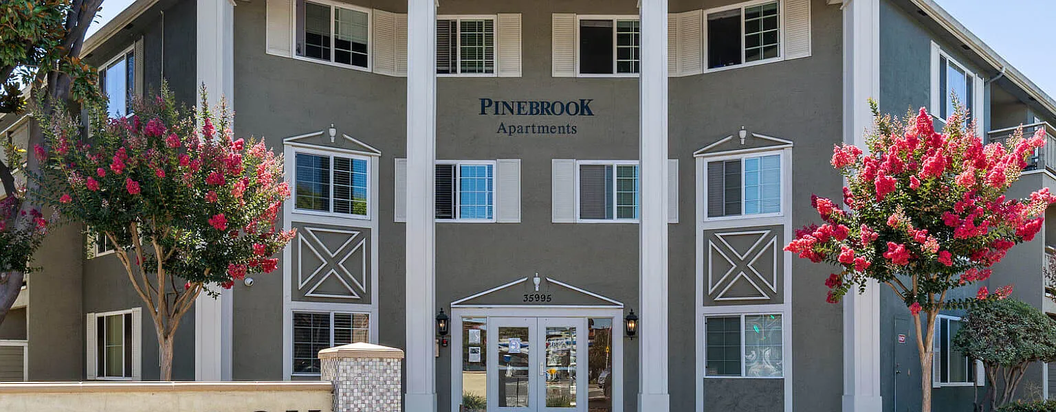 PINEBROOK APTS — Photo 4