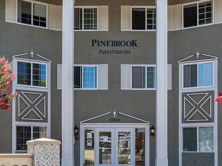 PINEBROOK APTS — Photo 7