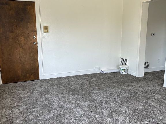 3rd image of 360 Oakland Ave APT 3