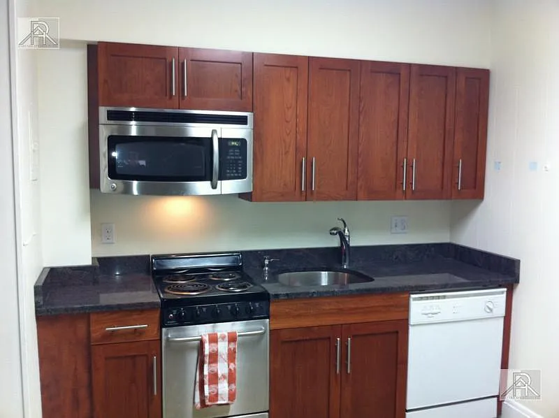 19 Aberdeen St #2