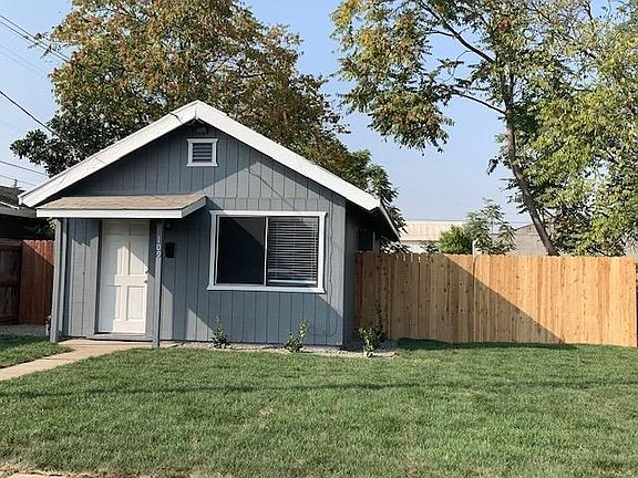 3rd image of 109 2nd St