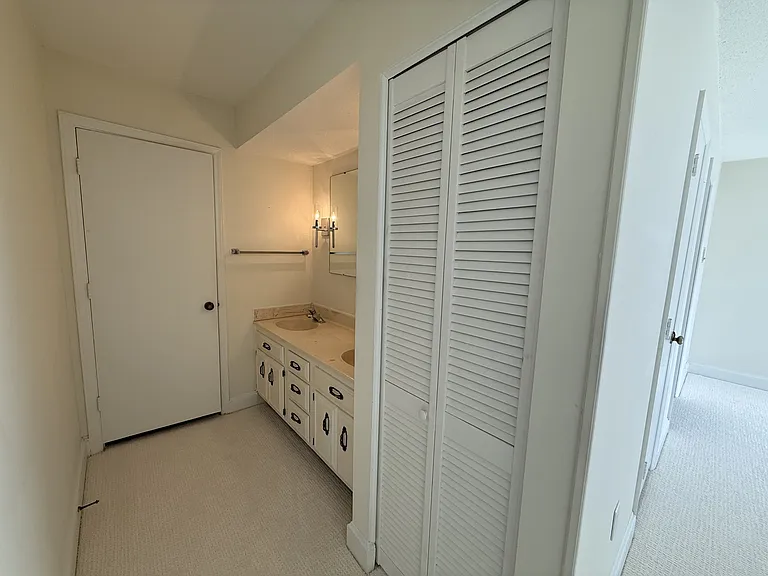 155 Beaufort Ct — Photo 18