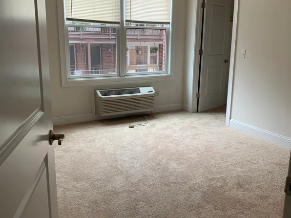 240 Walker Street 1B image 6 of 7