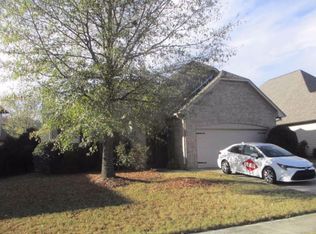 1051 Riviera Dr, Calera, AL 35040