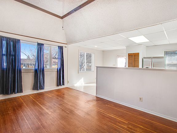 Nice living room with vaulted ceilings