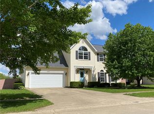 905 Tanglewood Dr, Charleston, IL 61920