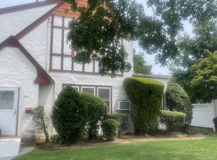 334 Westwood Road, Woodmere, NY 11598