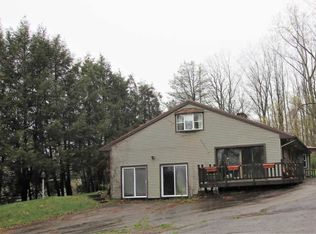 282 Chapman Dr, Amsterdam, NY 12010