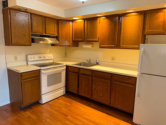 2nd image of 166 Gravel St APT C-1