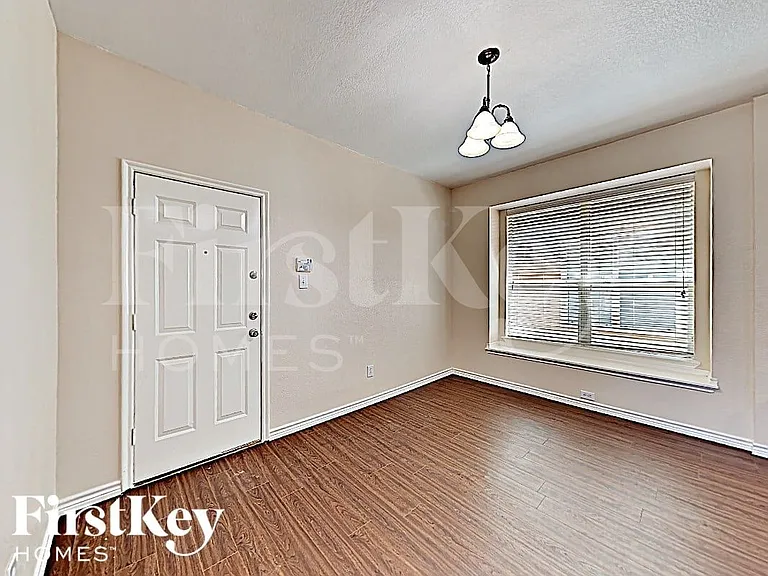9117 Waterman Dr — Photo 6