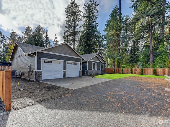3rd image of 10518 Interlaaken Drive SW