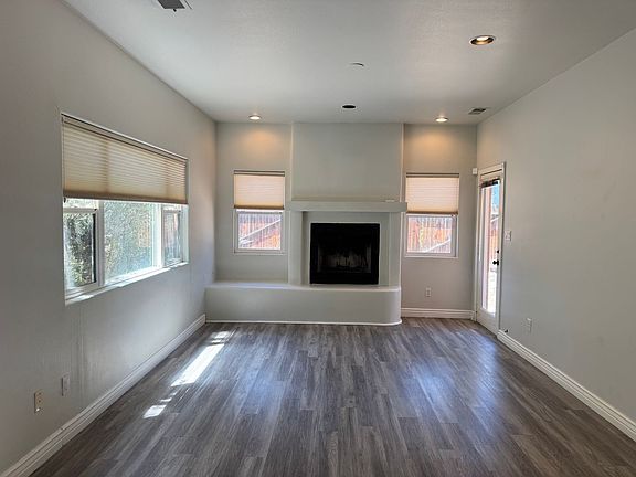 3rd image of 1005 15th St NW