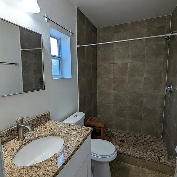 411 S Albany Ave #3 — Photo 5