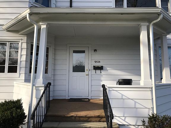2nd image of 951 Magee St #B