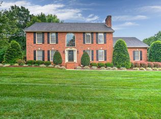 107 Woodbriar Dr, Johnson City, TN 37604