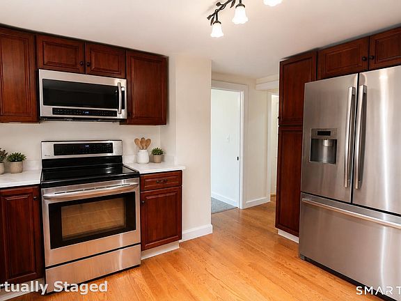 3rd image of 127 Valley Road