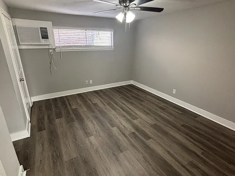 Avondale Apartments — Photo 16