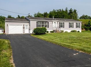 124 Freedom Hill Rd, Hampstead, NH 03841