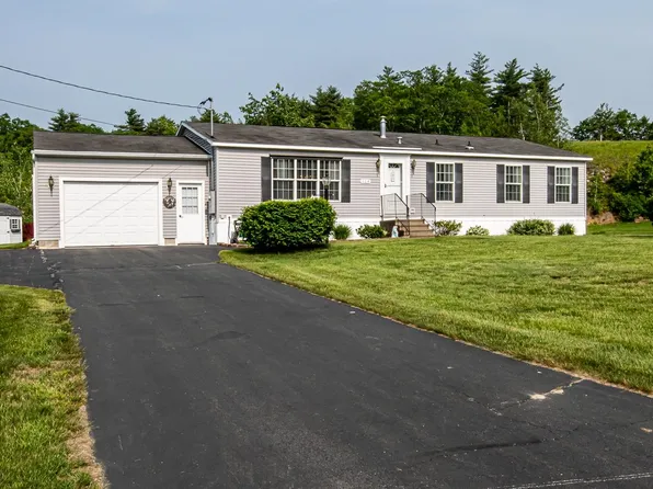 124 Freedom Hill Road, Hampstead, NH 03841