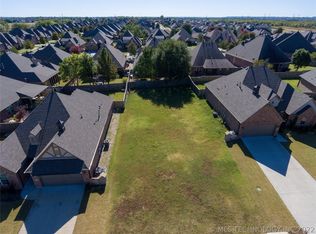 E 143rd Ct, Bixby, OK 74008
