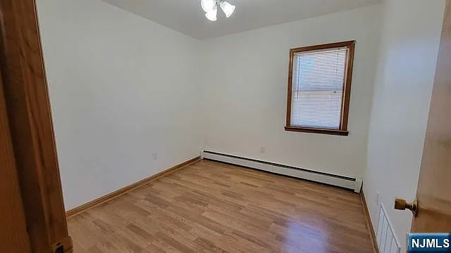 426 Grace Ave — Photo 7