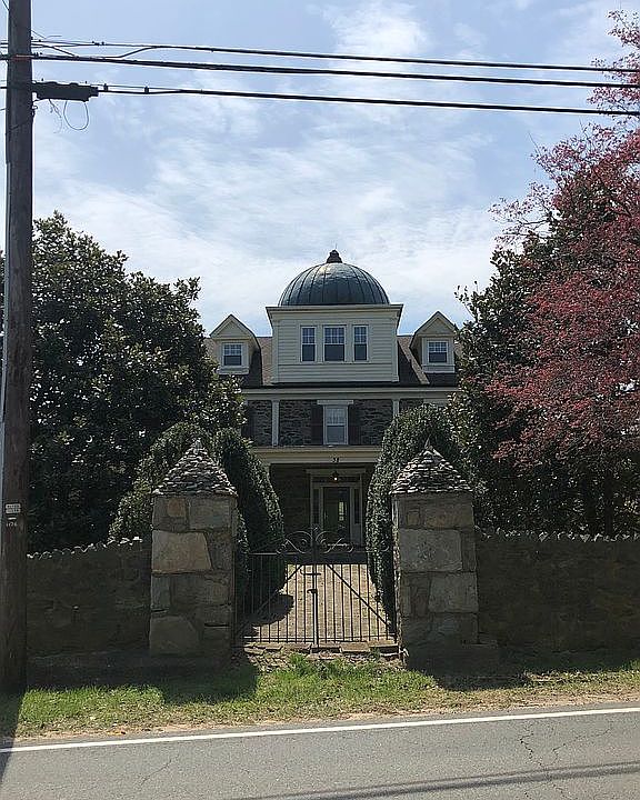 1st image of 38 W Loudoun St
