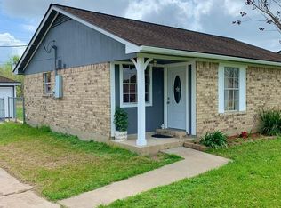 7127 Beechwood Dr, Angleton, TX 77515