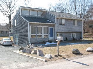 19 Lilly Ln, Narragansett, RI 02882