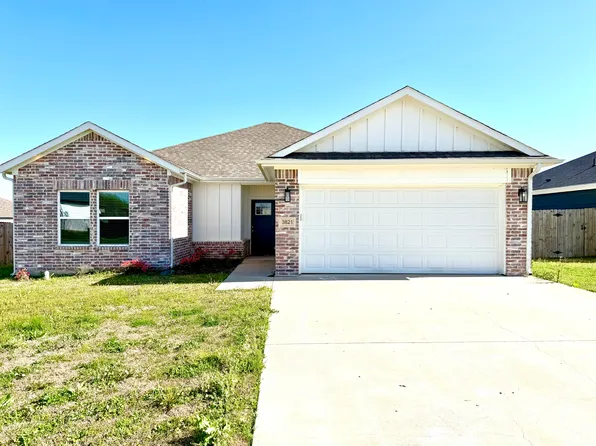 3821 Skylane Ave, Corsicana, TX 75110