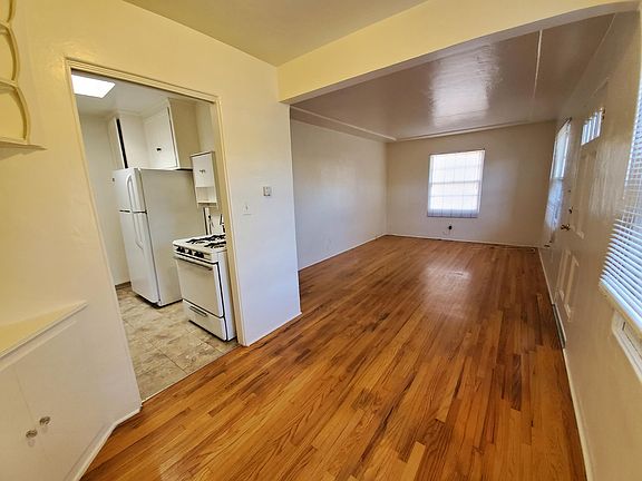 2nd image of 4716 Park Blvd