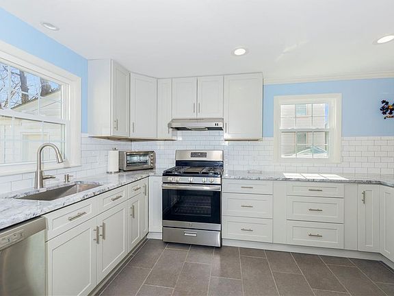 5th image of 212 Wilson Ave