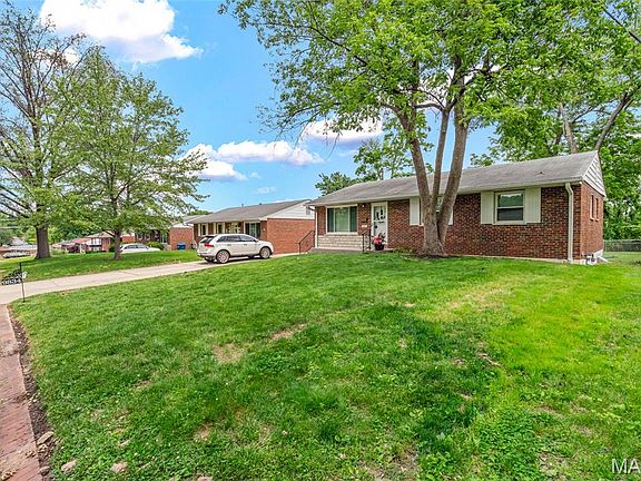 2nd image of 9834 Glenmont Dr