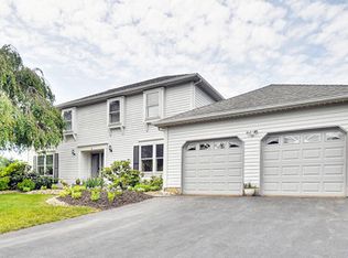 5 W Kincaid Dr, West Windsor, NJ 08550