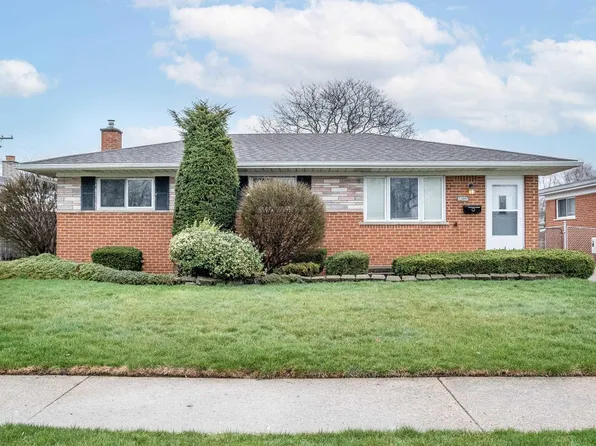 27842 Adler Dr, Warren, MI 48088