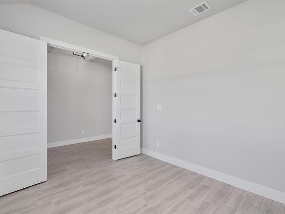 5th image of 224 Scenic Hills Cir