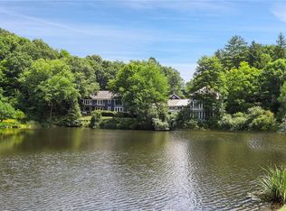 27 S Bedford Rd, Pound Ridge, NY 10576