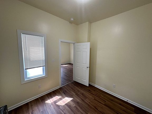 5th image of 904 W Dakota St #A
