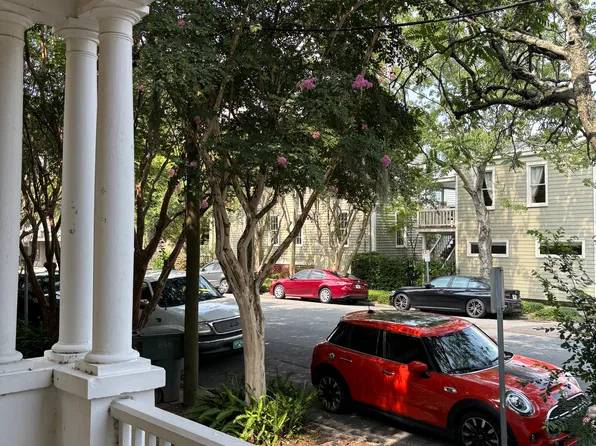 810 Barnard St, Savannah, GA 31401