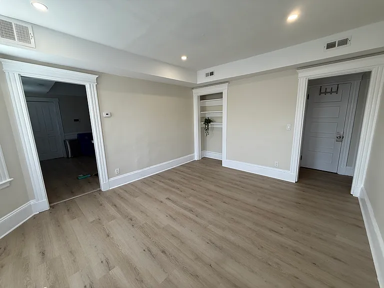48 Oxford Ave #2 — Photo 9